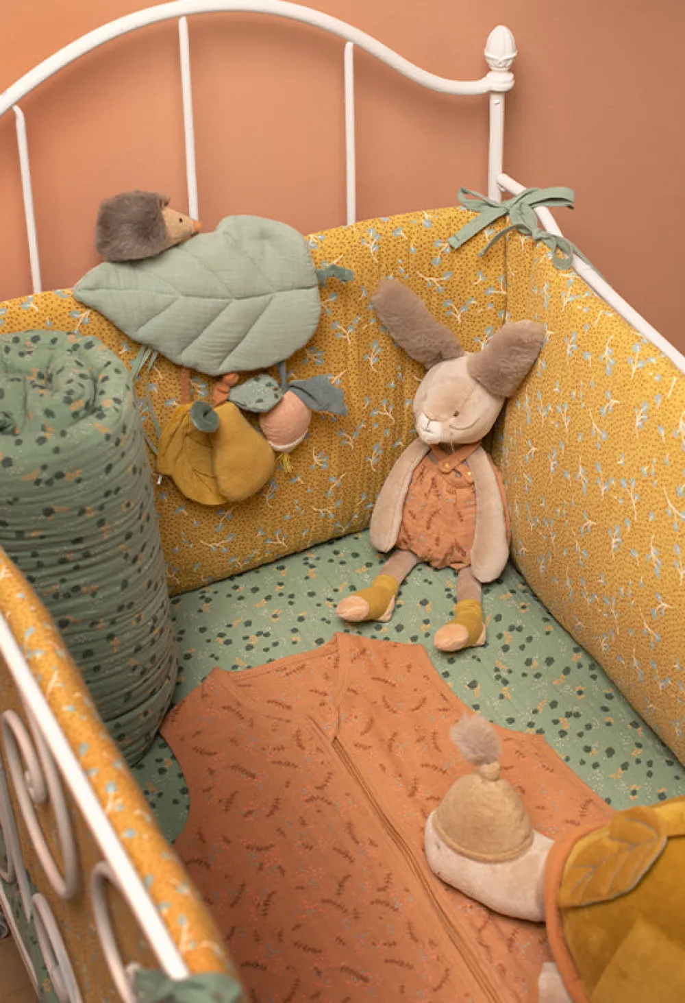 Cottontails Baby Comforters & Rattles*Moulin Roty Radish teething ring / rattle