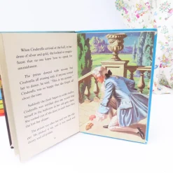 Cottontails Baby Vintage*VINTAGE Ladybird book - Cinderella (mid 1970s)